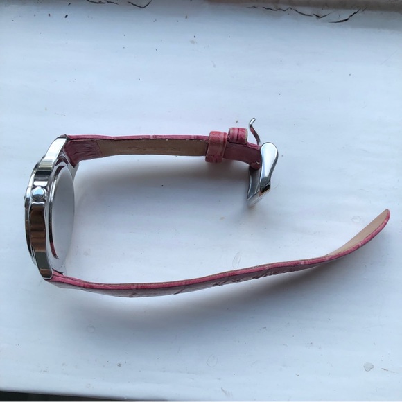 Relic Wet - date watch with leather strap - Picture 7 of 7